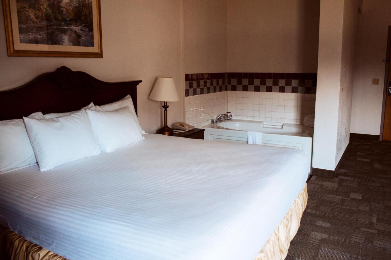 Americas Best Value Inn-Fredonia Экстерьер фото